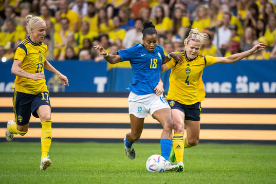 Caroline Seger, Hanna Glas of Sweden against Geyse of Brazil