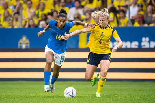 Geyse of Brazil and Hanna Glas of Sweden