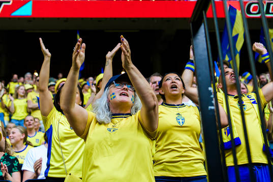 Swedish supporters celebrate