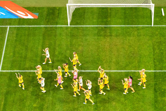 Players of Sweden celebrates