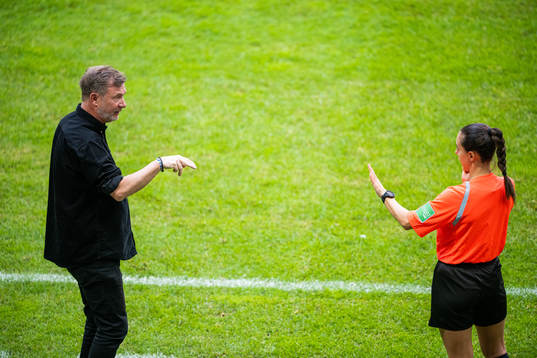 head coach Peter Gerhardsson of Sweden in discussion with