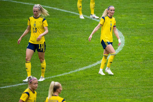 Amanda Ilestedt and Kosovare Asllani of Sweden