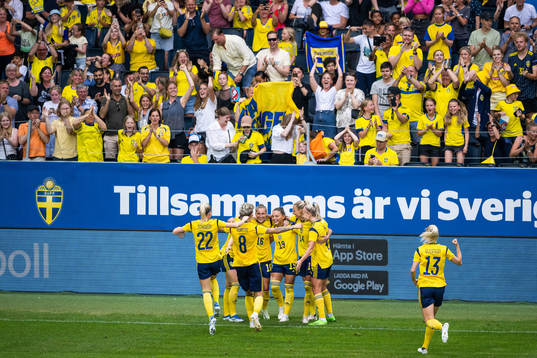 Johanna Rytting Kaneryd of Sweden celebrates with team mates
