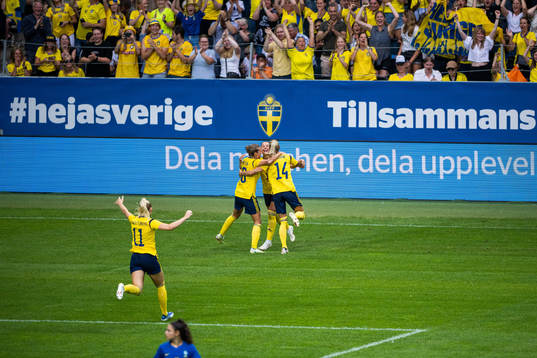 Johanna Rytting Kaneryd of Sweden celebrates with team mates