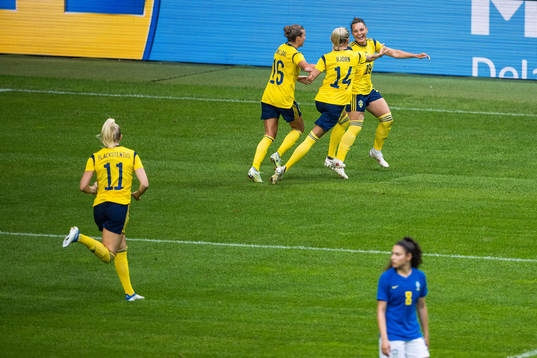 Johanna Rytting Kaneryd of Sweden celebrates with team mates