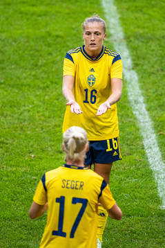 Filippa Angeldahl is substituted of for Caroline Seger of