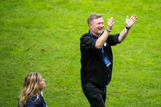 head coach Peter Gerhardsson of Sweden