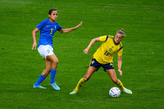Duda S of Brazil and Filippa Angeldahl of Sweden