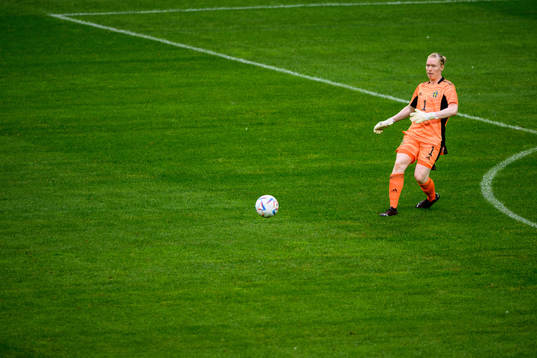 goalkeeper Hedvig Lindahl of Sweden
