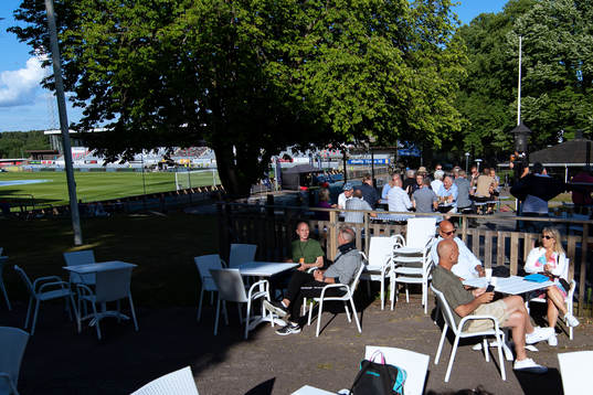 Medlemspuben före fotbollsmatchen i Superettan mellan