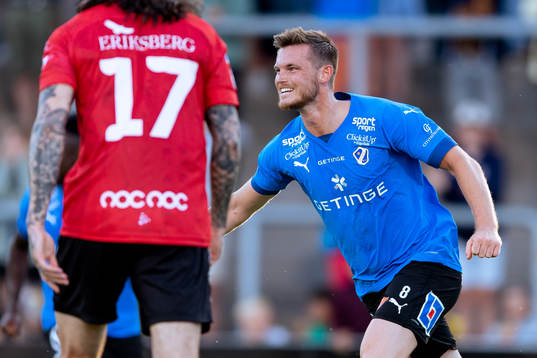 Halmstads Jonathan Svedberg jublar