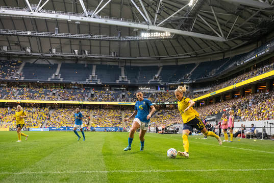 Beatriz Zaneratto of Brazil and Nathalie Björn of Sweden