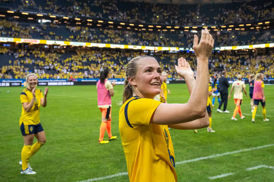 Magdalena Eriksson of Sweden celebrate