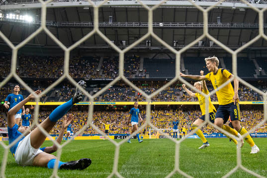Lina Hurtig and Stina Blackstenius of Sweden celebrate
