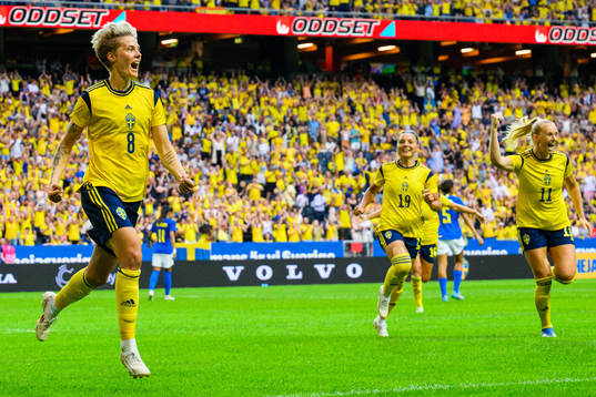 Lina Hurtig of Sweden celebrates