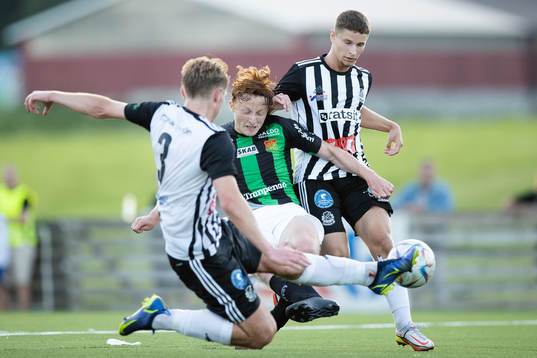 GAIS Wiggo Hjort mot Lindomes Teodor Wålemark och Teo