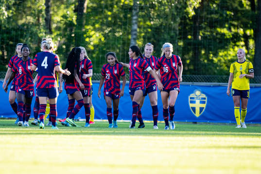 Alyssa Thompson celebrates