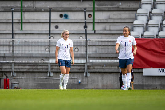 Anna Jøsendal and Guro Reiten of Norway look dejected