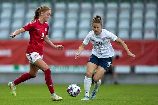 Sara Holmgaard of Denmark and Synne Skinnes Hansen of Norway