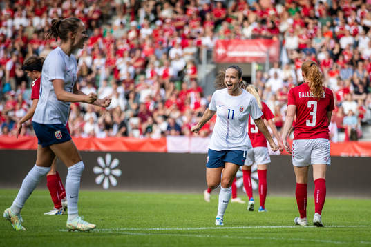 Guro Reiten of Norway celebrates 1-2