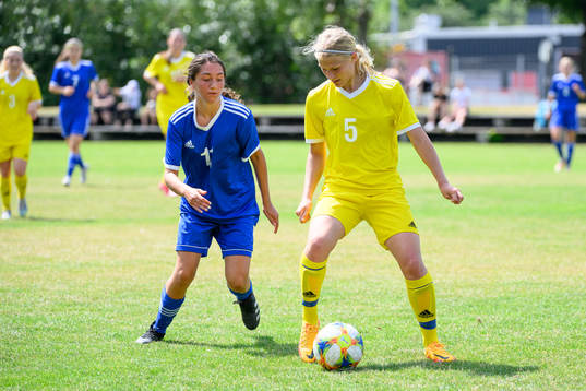 Sirelle Maroutian och Alma Larsson