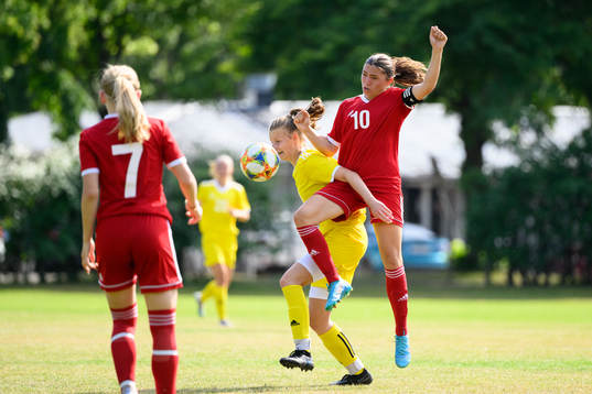 Lovisa Falkenteg och Thea Staffansson
