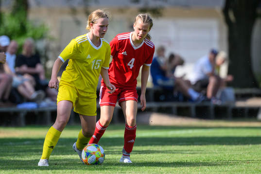 Klara Wilton och Agnes Ekberg