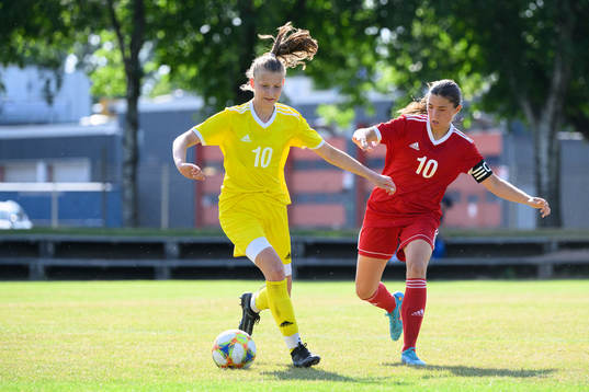Lovisa Falkenteg och Thea Staffansson