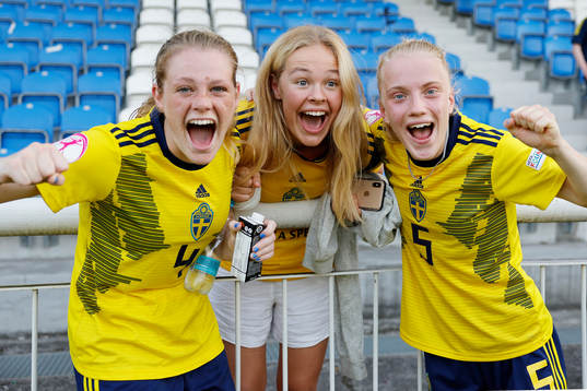 Sofia Reidy and Anna Sandberg of Sweden