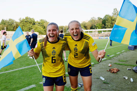 Hanna Wijk and Elma Junttila Nelhage of Sweden celebrate