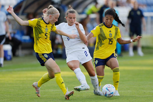 Anna Sandberg and Evelina Duljan  of Sweden  against Jorja