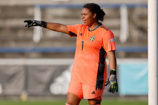 goalkeeper Serina Iddrisu Backmark of Sweden