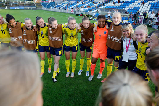 Players of Sweden celebrate