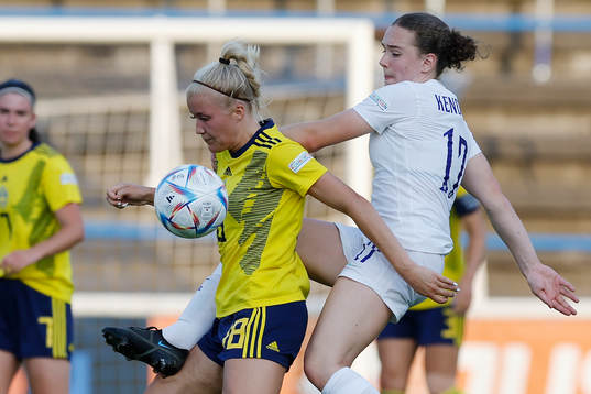 Felicia Jastré Högberg of Sweden in action against Lucia