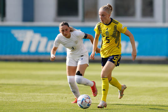 Anna Sandberg of Sweden in action against Charlotte Wardlaw