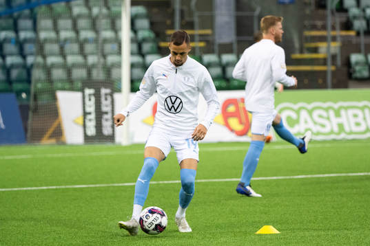 Malmö FFs Veljko Birmancevic innan fotbollsmatchen i