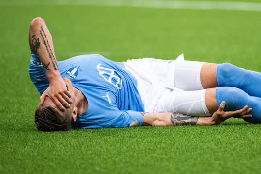 Malmö FFs Sören Rieks har ont