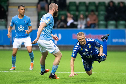 Malmö FFs Jo Inge Berget 0ch Sundsvalls Erik Andersson