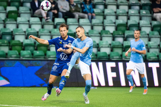 Sundsvalls Daniel Stensson och Malmö FFs Veljko Birmancevic