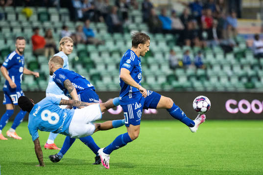 Malmö FFs Sergio Pena och Sundsvalls Daniel Stensson