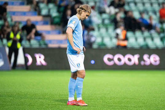 Malmö FFs Sebastian Nanasi deppar