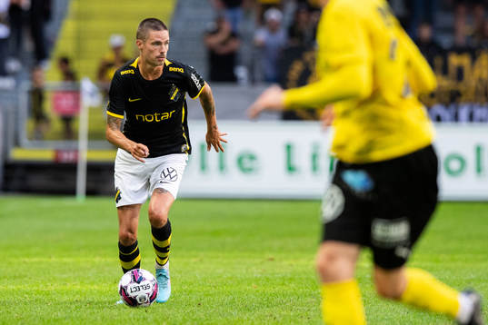 s Mikael Lustig