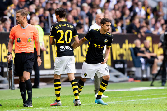 s Zachary Elbouzedi  byter med Yasin Ayari