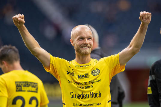 Mjällbys Viktor Gustafson jublar
