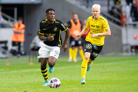 s Josafat Mendes och Mjällbys Otto Rosengren