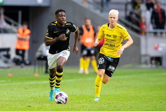 s Josafat Mendes och Mjällbys Otto Rosengren