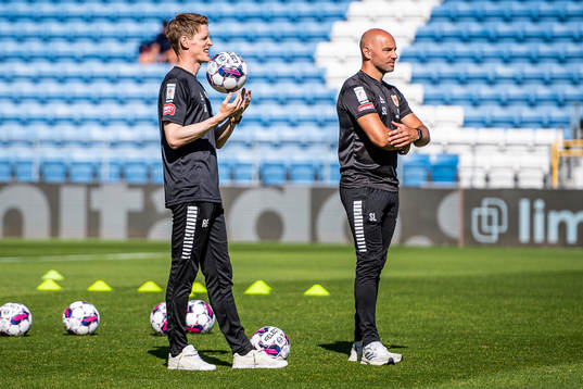 Kalmars assisterande tränare Rasmus Elm och Stefan Larsson