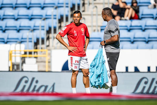 Kalmars Romario Pereira Sipiao och Helsingborgs tränare