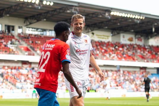 Kalmars Lars Sætra och Helsingborgs Taha Ali