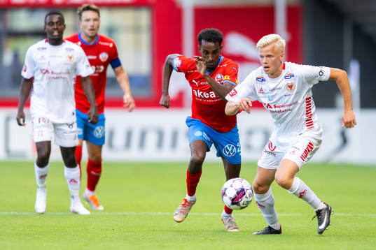 Kalmars Axel Lindahl och Helsingborgs Taha Ali